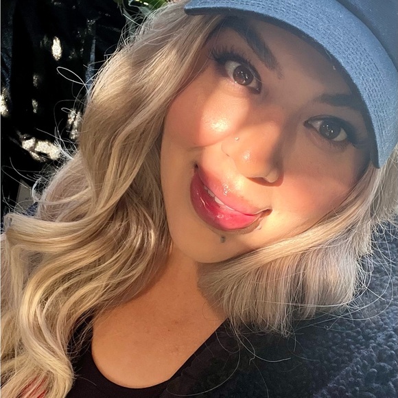 Meet your Posher, Monique - Picture 3 of 4